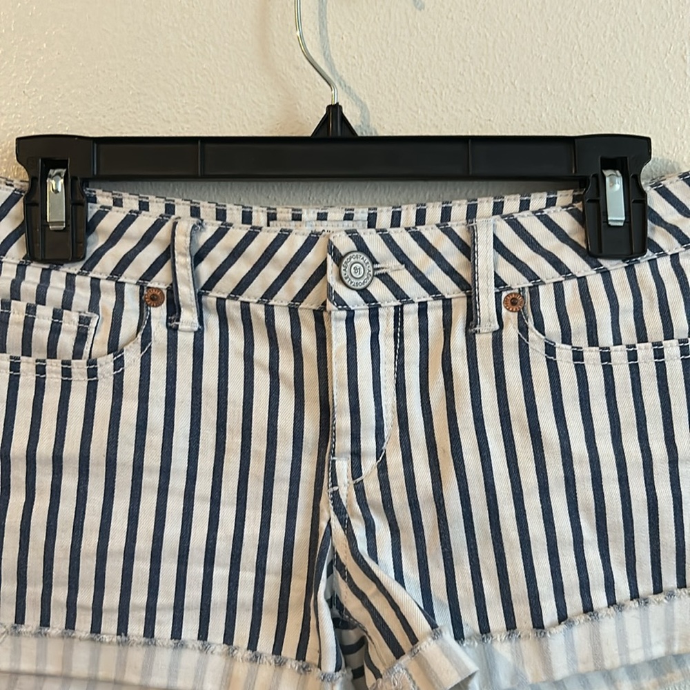 Aeropostale Excellent Condition Cotton/Spandex Blue White Stripe Low Rise Shorts